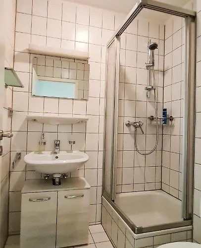 דירה Ruhige Im . Private Parkplatz ,balkon ,netflix נירנברג