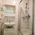 דירה Ruhige Im . Private Parkplatz ,balkon ,netflix נירנברג