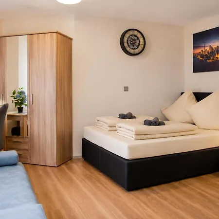 Ruhige Im . Private Parkplatz ,balkon ,netflix Apartman *