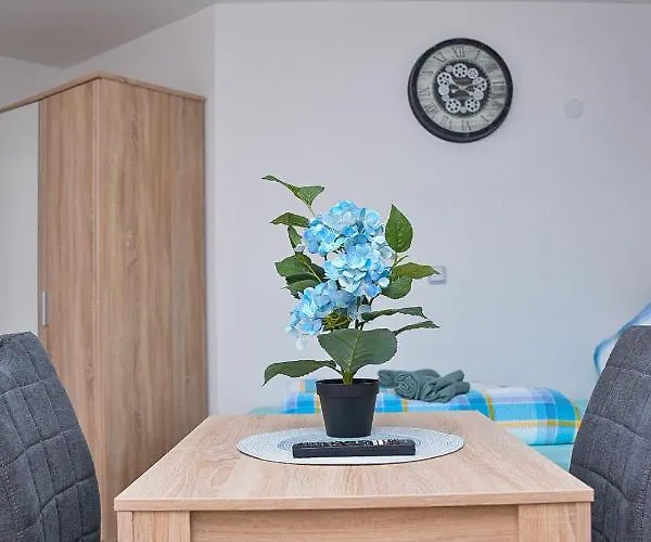 Ruhige Im . Private Parkplatz ,balkon ,netflix * נירנברג